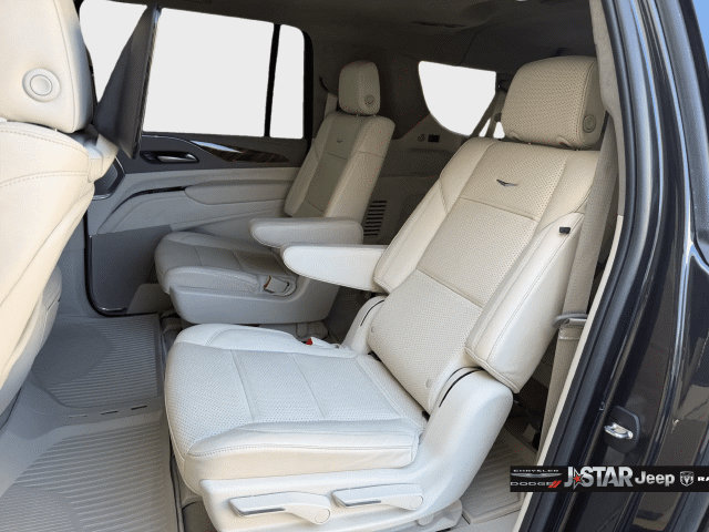 Used 2024 Cadillac Escalade ESV Sport Platinum w/ LPO, ONYX Package AWD/4WD image 24
