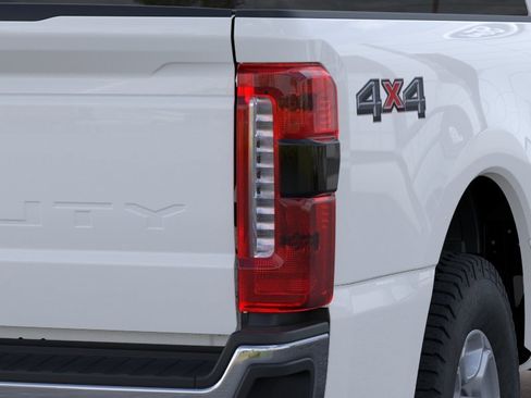 New 2026 Ford F350 XLT w/ 360-Degree Camera Package AWD/4WD image 31