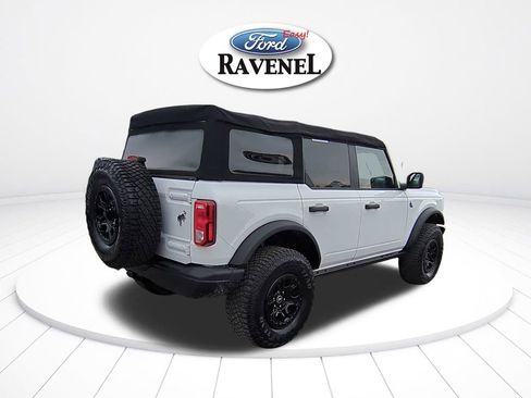 Used 2022 Ford Bronco Black Diamond image 4