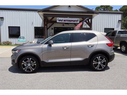 Used 2022 Volvo XC40 T5 Inscription AWD/4WD image 2