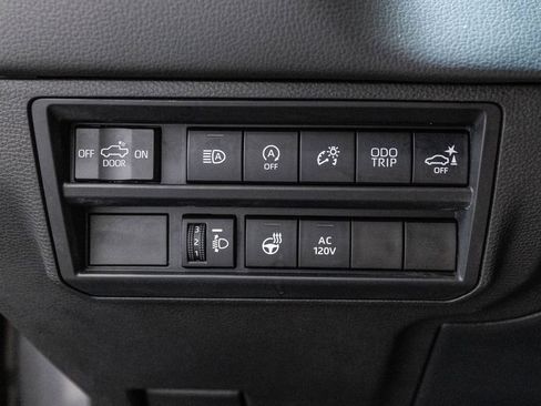 Certified 2022 Toyota Tundra Limited w/ Power Package AWD/4WD image 24