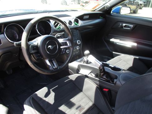 Used 2017 Ford Mustang GT w/ GT Performance Package RWD image 13
