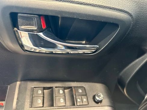 Used 2017 Toyota Tacoma TRD Sport w/ Tow Package (A/T) AWD/4WD image 7
