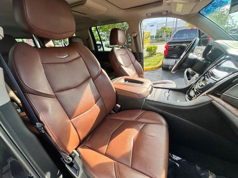 Used 2017 Cadillac Escalade ESV Premium Luxury AWD/4WD image 23