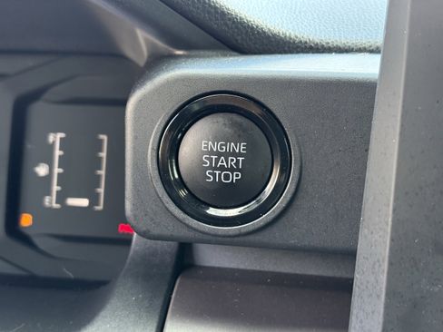 Used 2025 Toyota Tacoma SR5 image 18