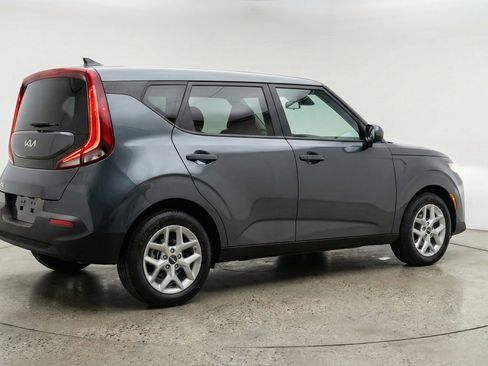 Used 2025 Kia Soul LX w/ LX Technology Package FWD image 9