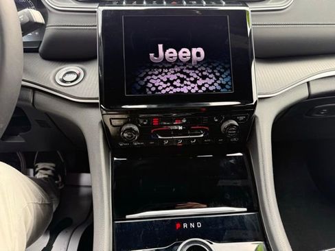 Certified 2024 Jeep Grand Cherokee L Laredo AWD/4WD image 22