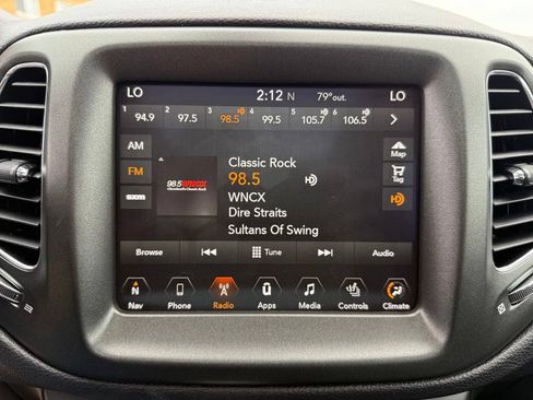 Used 2017 Jeep Compass Trailhawk w/ Leather Interior Group AWD/4WD image 34