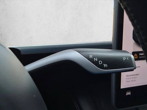 Used 2024 Tesla Model Y Long Range AWD/4WD image 14