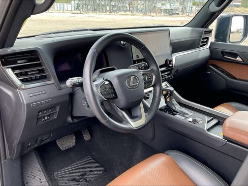 Certified 2024 Lexus GX 550 w/ Accessory Package (2T) image 16