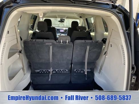 Used 2023 Chrysler Voyager LX FWD image 26