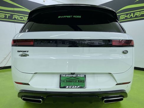 Used 2023 Land Rover Range Rover Sport SE Dynamic image 8