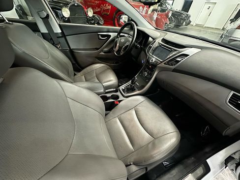 Used 2016 Hyundai Elantra Limited w/ Option Group 04 image 15