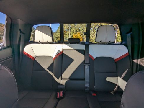 Used 2023 GMC Canyon AT4X image 10