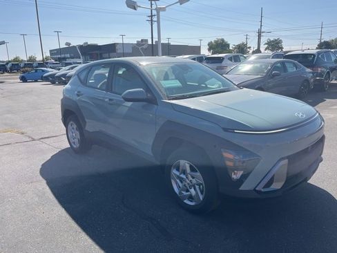 New 2026 Hyundai Kona SE image 3