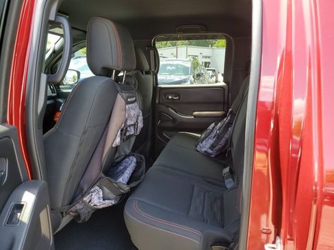 Used 2025 Nissan Frontier PRO-4X AWD/4WD image 13