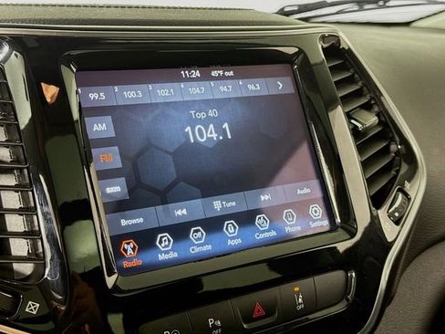 Used 2021 Jeep Cherokee Limited image 14