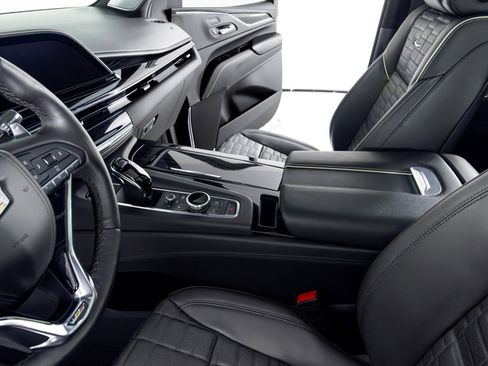 Used 2023 Cadillac Escalade V image 16