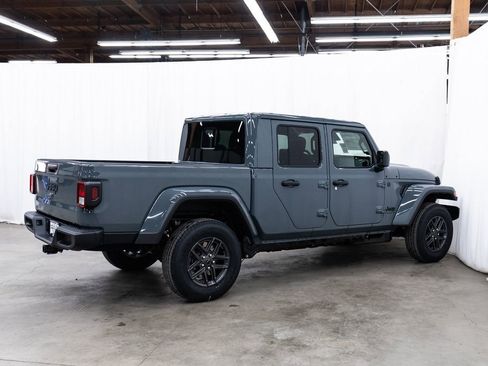 New 2026 Jeep Gladiator Sport AWD/4WD image 6