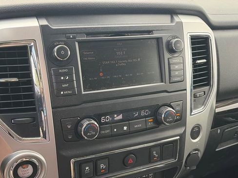 Used 2019 Nissan Titan SV w/ SV Convenience Package AWD/4WD image 18