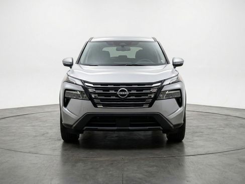 Used 2025 Nissan Rogue SV FWD image 2