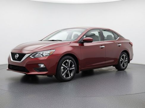 Used 2025 Nissan Sentra SV image 3