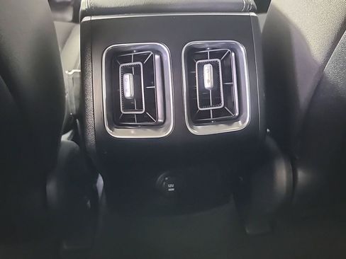 Used 2025 Kia Sorento LX FWD image 24