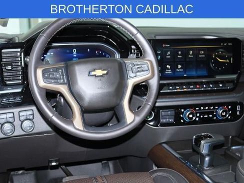 Used 2023 Chevrolet Silverado 1500 High Country w/ Technology Package AWD/4WD image 21