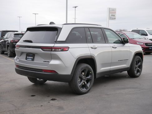 New 2026 Jeep Compass Trailhawk image 13