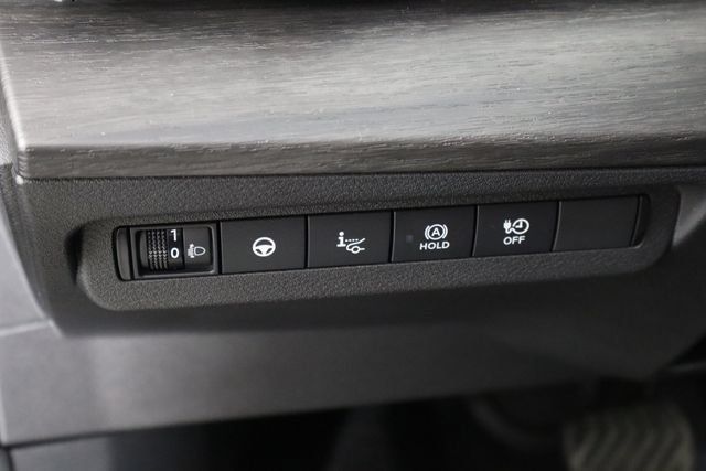 Used 2023 Nissan Ariya AWD image 22
