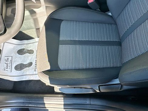 New 2026 Kia Sorento LX FWD image 17