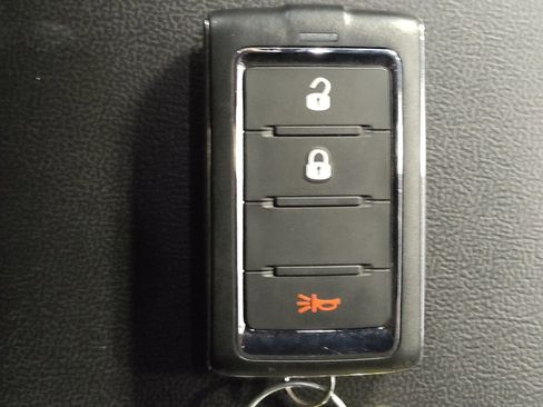 Used 2023 Jeep Grand Cherokee Laredo RWD image 32
