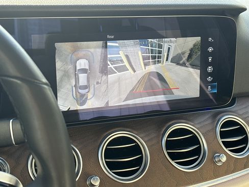 Used 2023 Mercedes-Benz E 350 4MATIC Sedan image 25