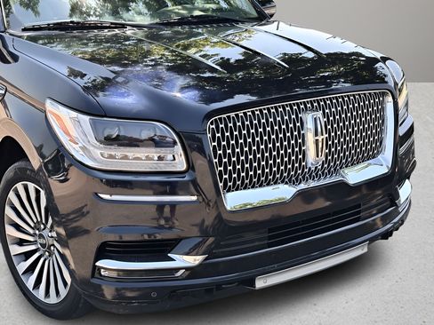 Used 2021 Lincoln Navigator Reserve w/ Luxury Package AWD/4WD image 31