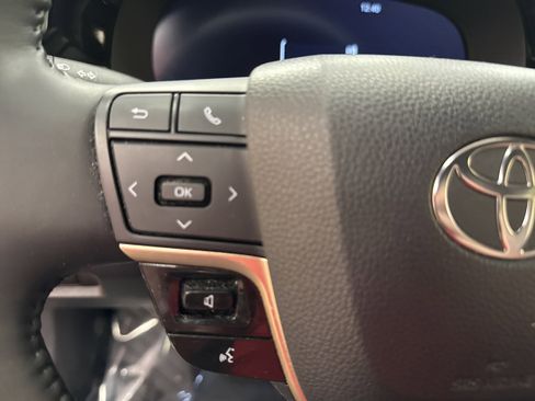 Used 2023 Toyota Crown XLE image 44