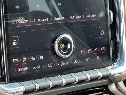 Used 2025 GMC Yukon Denali Ultimate AWD/4WD image 18