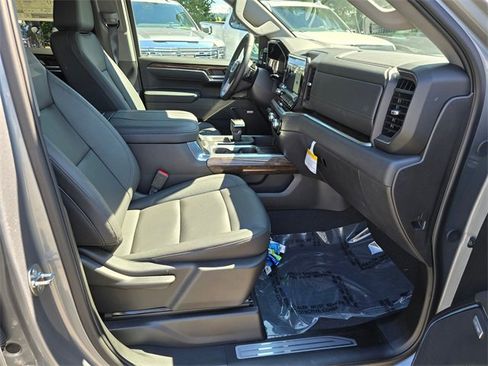 Used 2025 GMC Sierra 1500 Elevation w/ Elevation Premium Package image 10