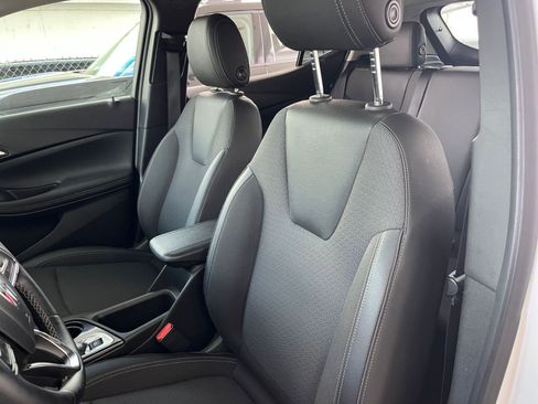 Used 2025 Buick Encore GX Preferred AWD/4WD image 36