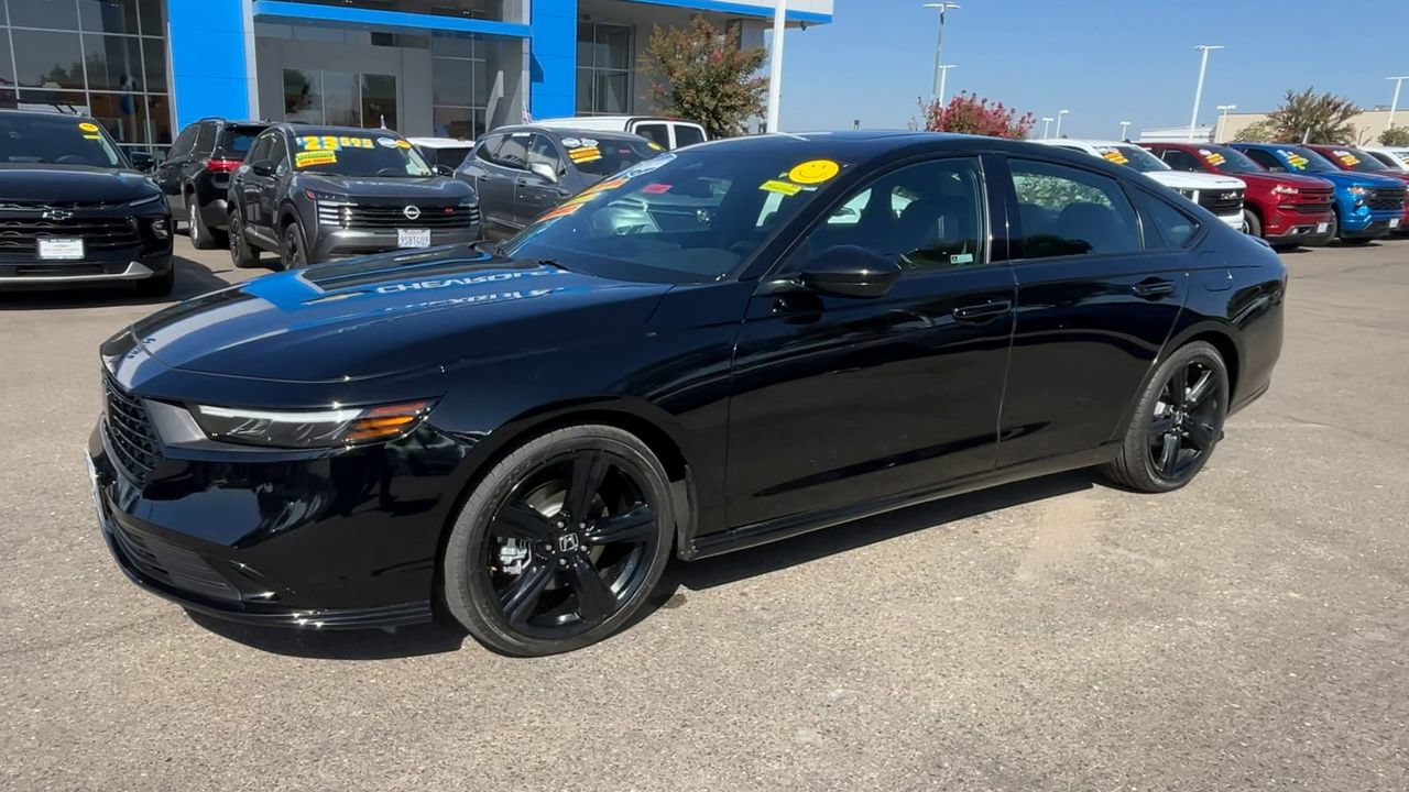 Used 2025 Honda Accord Sport image 3