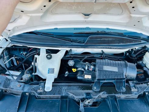 Used 2013 Chevrolet Express 2500 image 18