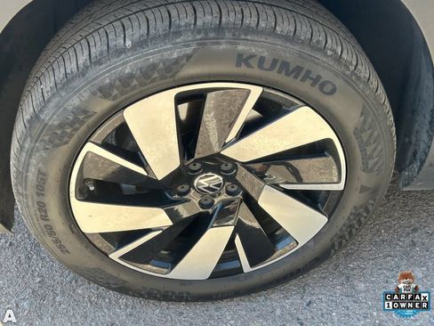Used 2025 Volkswagen Atlas Cross Sport SE AWD/4WD image 6