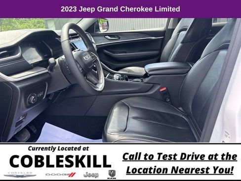 Used 2023 Jeep Grand Cherokee Limited w/ Trailer Tow Prep Group (B) AWD/4WD image 11