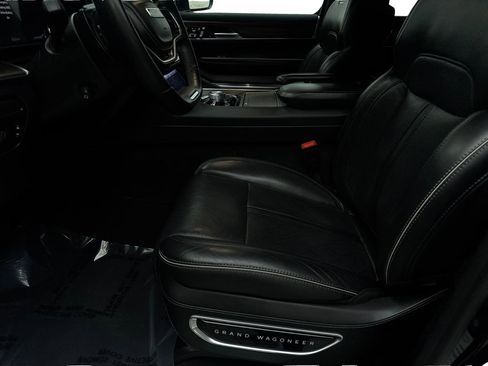 Used 2023 Jeep Grand Wagoneer Series II AWD/4WD image 27