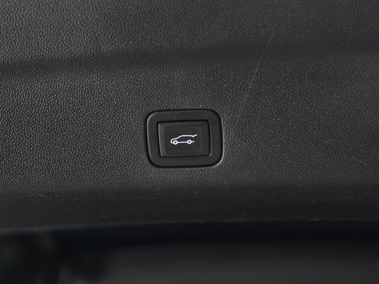 Used 2023 GMC Yukon Denali Ultimate w/ LPO, Floor Liner Package AWD/4WD image 19