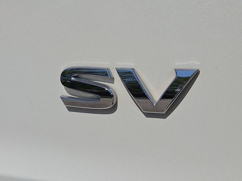 Used 2023 Nissan Rogue SV FWD image 9
