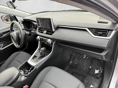 Used 2025 Toyota RAV4 XLE image 20