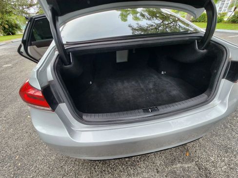 Used 2018 Genesis G80 3.8 RWD image 21