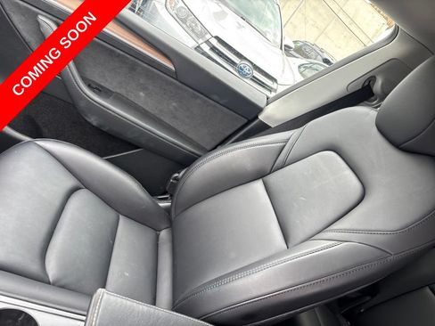 Used 2025 Tesla Model Y Long Range RWD image 18