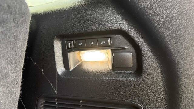 Used 2022 Ford Explorer Limited w/ Equipment Group 301A AWD/4WD image 29
