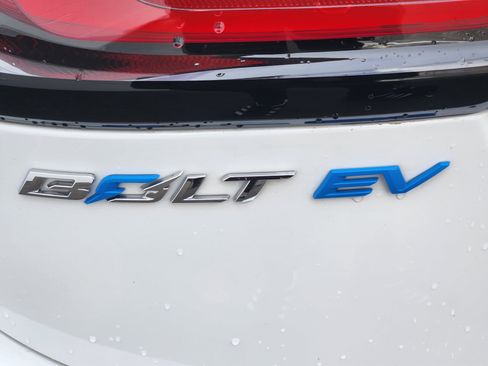 Used 2022 Chevrolet Bolt LT image 23